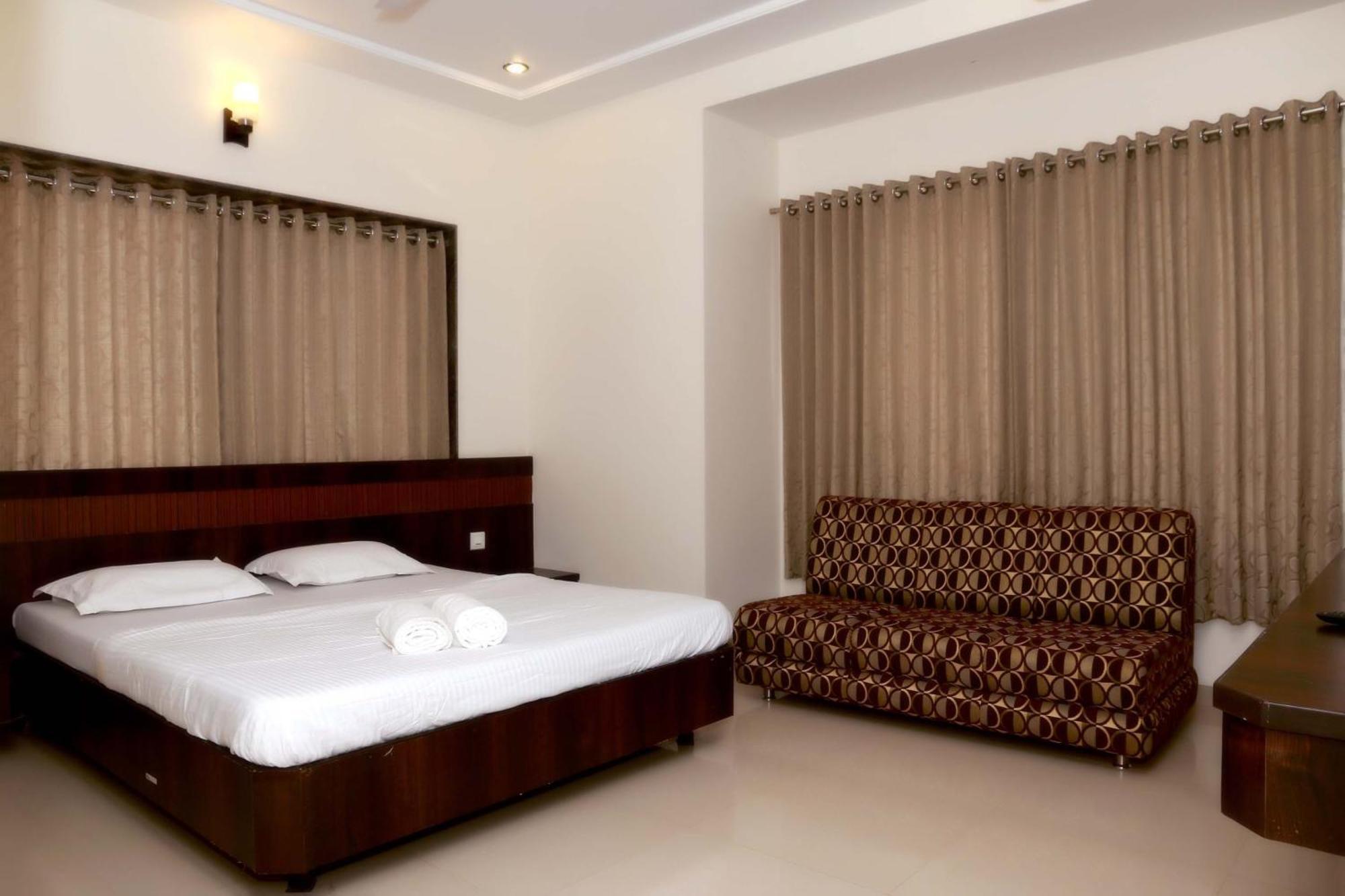 Hotel Sai Ramanand Ширди Экстерьер фото