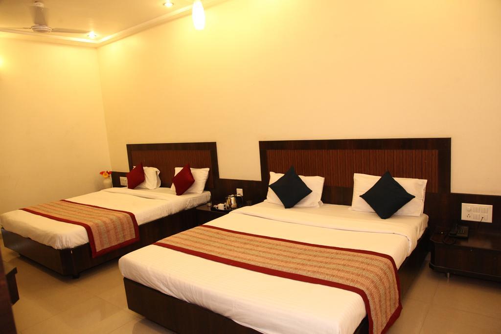 Hotel Sai Ramanand Ширди Экстерьер фото