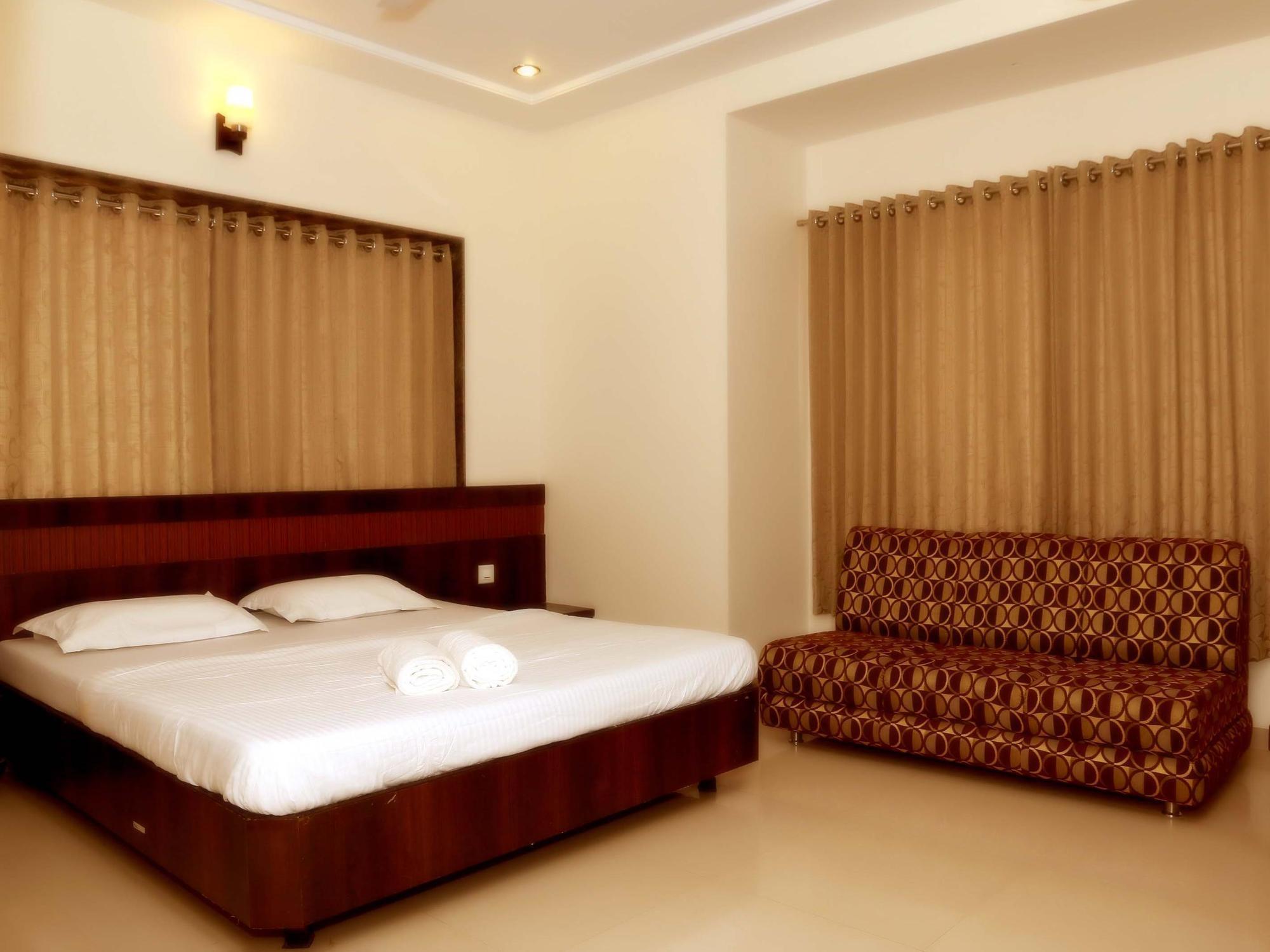 Hotel Sai Ramanand Ширди Экстерьер фото