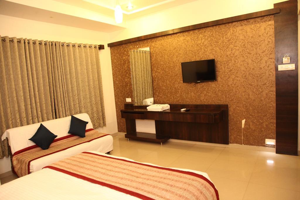 Hotel Sai Ramanand Ширди Экстерьер фото