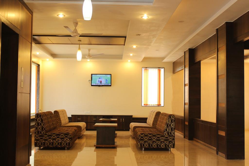 Hotel Sai Ramanand Ширди Экстерьер фото