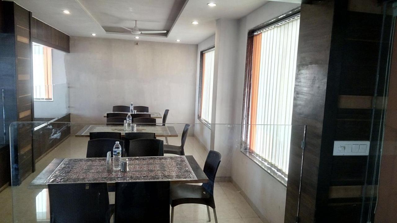 Hotel Sai Ramanand Ширди Экстерьер фото