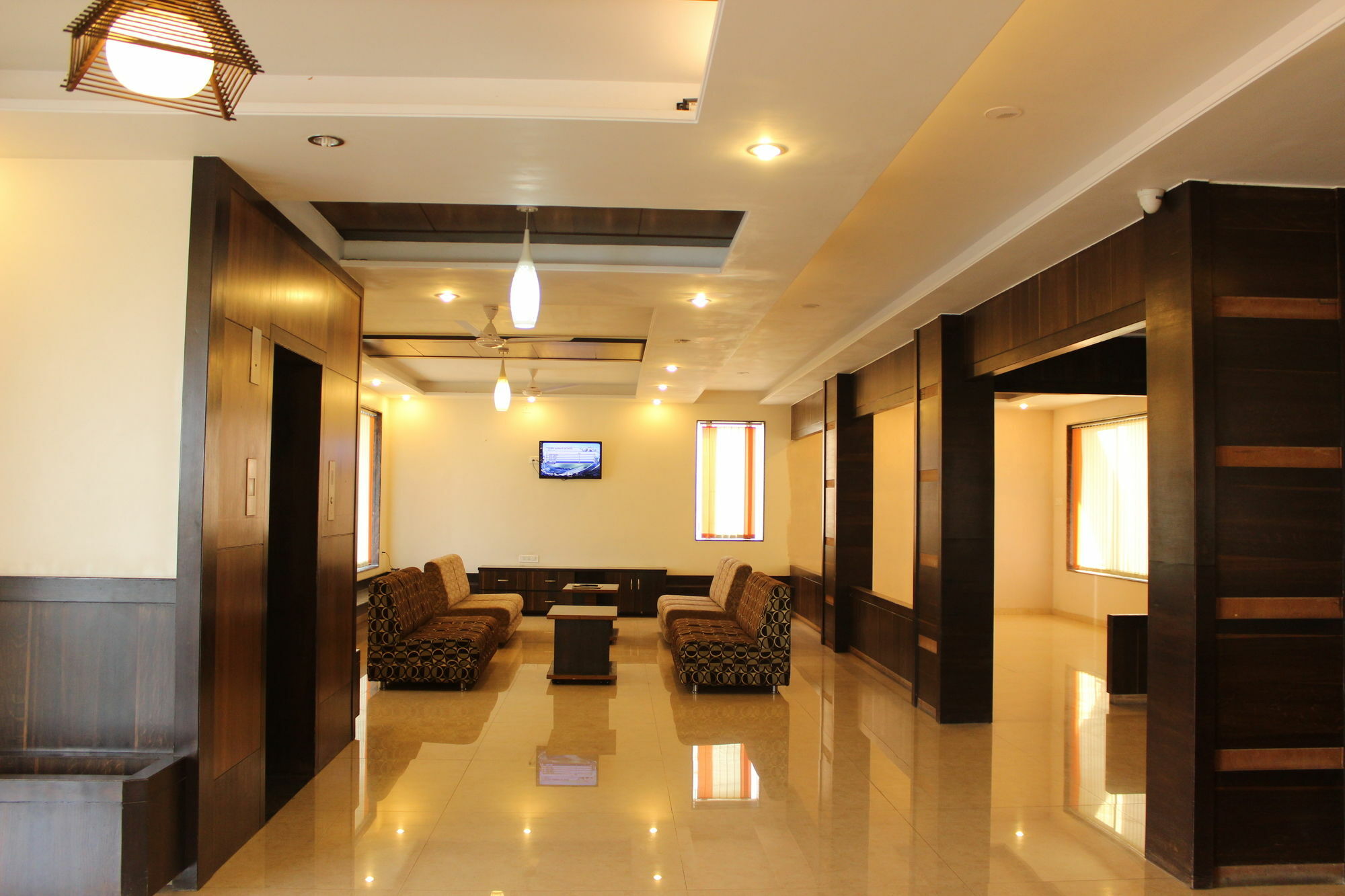Hotel Sai Ramanand Ширди Экстерьер фото