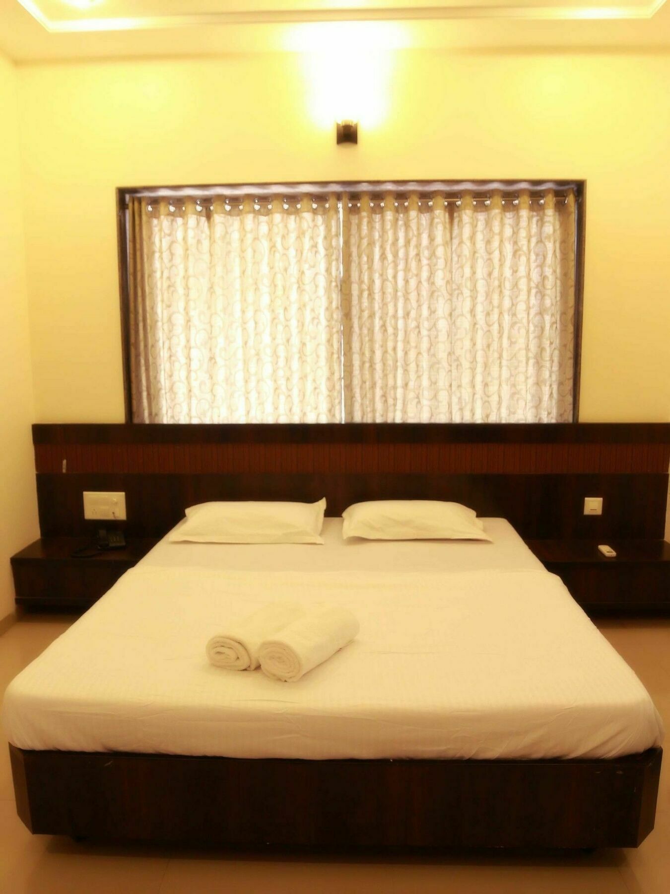 Hotel Sai Ramanand Ширди Экстерьер фото