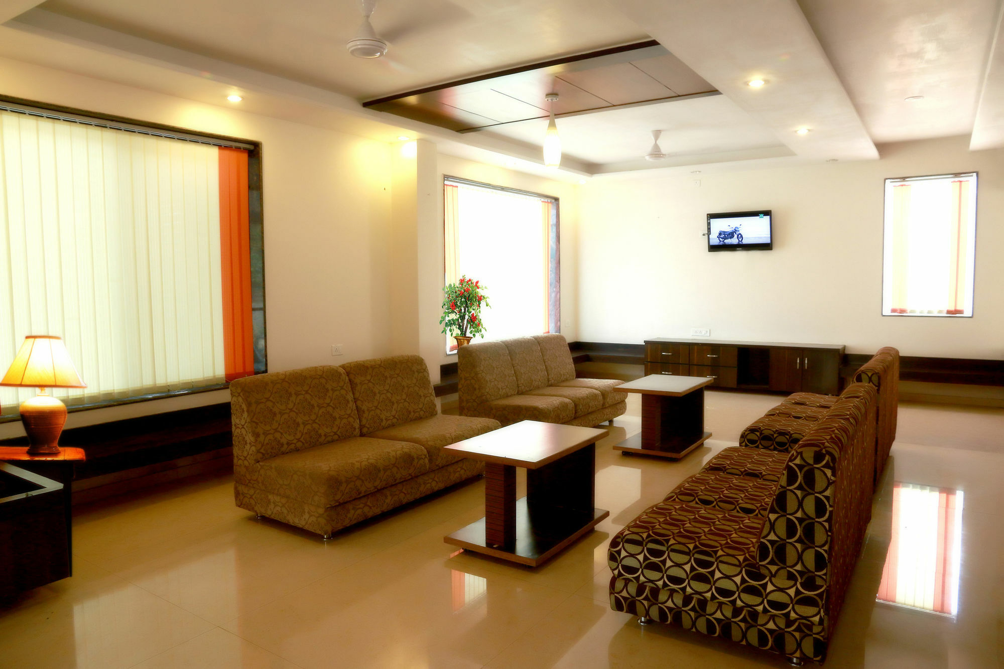 Hotel Sai Ramanand Ширди Экстерьер фото